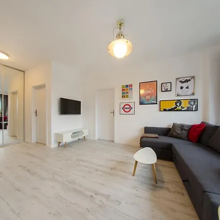 3 City - White 2 *
